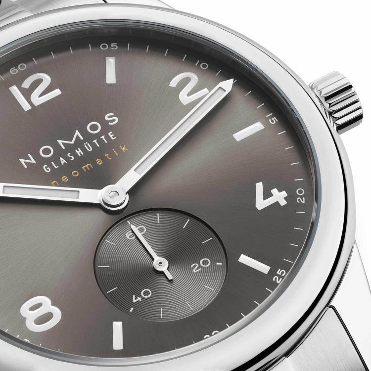 NOMOS Glashütte Club Sport neomatik 39 smoke - Bild 7 